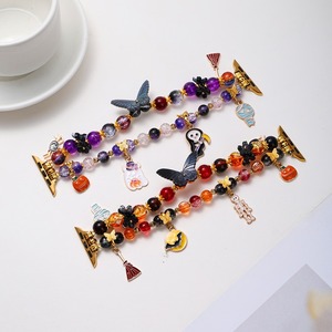 BEEFLYPOWER <span class=keywords><strong>Pendentif</strong></span> fantôme, citrouille, chauve-souris en perles de cristal faites à la main pour <span class=keywords><strong>Apple</strong></span> <span class=keywords><strong>Watch</strong></span> Series 11 10, en métal émaillé, style dessin animé, pour femmes, orné de perles - Product Image 1