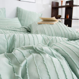 Luxuriöses 3PCS Micro fiber Tufted Bettbezug-Set Tufted Textured Embroidery Bedding Classic Style Woven Technique 200TC Quilts - Product Image 5