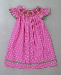 Robe à pois roses smockée à la main pour filles, avec manches volantées et bordure verte, vêtements d'été pour tout-petits et enfants - Product Image 5