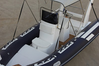 Bateau semi-rigide de luxe Zhenbo Deep V à double pont, gonflable, pour excursions touristiques, avec console et direction hydraulique Rib-520C