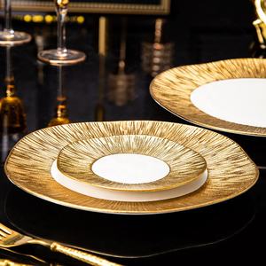 <span class=keywords><strong>Elegante</strong></span> y lujoso plato de cerámica chapado en oro para aperitivos, ensaladas, postres, pastas y pastas para hotel, restaurante o comedor, Platos y platos - Product Image 3