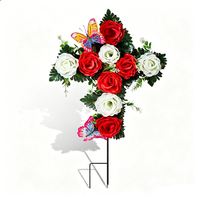 Piquet solaire décoratif patriotique avec drapeau américain, marguerites gerbera, roses et lys, pour la décoration extérieure du Jour de l'Indépendance