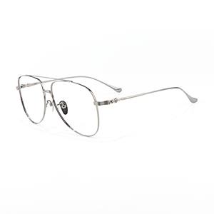 Montures de lunettes décontractées en titane noir léger style rétro pour hommes et femmes, adaptées à toutes les formes de visage, lunettes de lecture de qualité supérieure, fabriquées en Chine - Product Image 1