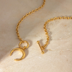 Mode femmes bijoux <span class=keywords><strong>collier</strong></span> en acier inoxydable 18K OT boucle géométrique <span class=keywords><strong>collier</strong></span> <span class=keywords><strong>à</strong></span> <span class=keywords><strong>l</strong></span>'<span class=keywords><strong>envers</strong></span> <span class=keywords><strong>lune</strong></span> pendentif Neckla - Product Image 5