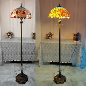 Lámpara de Pie Estilo Tiffany LongHuiJing, Lámparas de Pie de Vidrio con Diseño de Girasol, Lámparas de Pie Decorativas de Arte de Lujo Vintage - Product Image 1