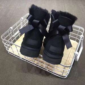 מגפי שלג לנשים עם סוליה עבה ואיכותית, מגפי שלג חמים עם שרוול בינוני וקצה מתקפל מפרווה - Product Image 6