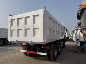 Truk Dump Sinotruck Howo 6x4 10 Roda Kamera Belakang 40 Ton Tipper Diesel Euro <span class=keywords><strong>2</strong></span> Segmen Mini Truk Kiri Baru Harga Murah - Product Image 2
