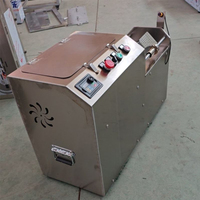 Lichtgewicht gemotoriseerde 220V 370W snelle snijmachine voor het snijden en schillen van fruit en groenten, geschikt voor huishoudelijk gebruik.