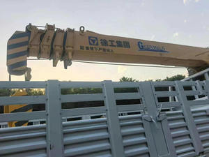 Camion-grue de chantier HOWO d'occasion, 14 tonnes, bras à cinq sections, 380 chevaux, boîte de vitesses à 10 rapports, diesel, norme d'émission EURO 5 - Product Image 3