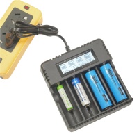 Chargeur de batterie au lithium 4,2 V avec écran LCD, chargeur quatre emplacements AA/AAA au nickel-hydrure métallique pour appareil photo