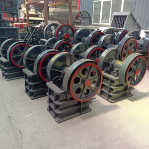 Nhỏ cầm tay máy nghiền hàm với động cơ mang hộp số thành phần cốt lõi công suất cao CE chứng nhận cho Quarry đại lý bán lẻ - Product Image 1