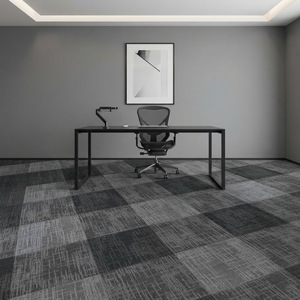 Dalles de moquette grises de luxe en velours uni, multifonctionnelles, ignifuges, 50x50cm, pour salles de conférence - Product Image 1