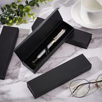 Boîte cadeau auto-érectible en carton noir texturé lin avec gaufrage et impression UV, personnalisable en gros