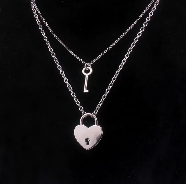 Collier en acier inoxydable, chaîne en forme de cœur, avec cadenas, serrure à clé ouverte et de fermeture, en argent, nouveauté