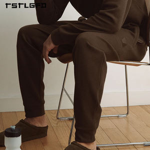 กางเกงวอร์มผู้ชายรักษ์โลก ผ้ารีไซเคิล ทรงลำลองแบบวาฟเฟิล พร้อมเอวยางยืดและเชือกผูก - Product Image 4