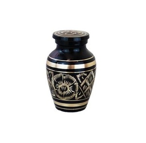 Vente chaude de haute qualité fabriqué à la main prêt à expédier des souvenirs de crémation en laiton pour les restes humains Mini urne pour les cendres - Product Image 5