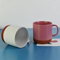 Vente en gros de tasses à café de luxe en porcelaine de 400 ml, personnalisées, style nordique, avec glaçure effet éclaboussures de peinture, avec cuillère, OEM, pour la rentrée scolaire, en boîte couleur