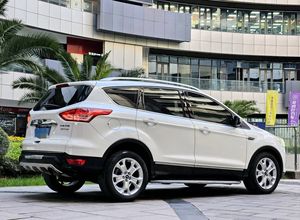 รถยนต์มือสองราคาถูกขายส่ง ปี 2013 2014 2015 ฟอร์ด เอสเคป ไทเทเนียม 4 ประตู SUV เบาะหนัง พวงมาลัยซ้าย กล้องมองหลัง - Product Image 6