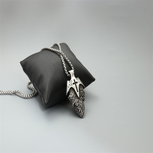 Collier pendentif crâne Yunnique en acier noir avec incrustation de turquoise sertie clos, breloque thématique pour cadeau, bijoux de mode - Product Image 4
