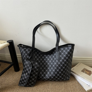 Sac fourre-tout grande capacité pour <span class=keywords><strong>femme</strong></span> avec <span class=keywords><strong>pochette</strong></span>, réversible 2-en-1, sac à bandoulière en PU, sac à main léger de créateur pour le <span class=keywords><strong>travail</strong></span> quotidien, sac d'université - Product Image 3
