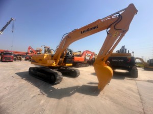 รถขุดไฮดรอลิกแบบตีนตะขาบ LiuGong CLG 922D ขนาด 22 ตัน ราคาถูก คุณภาพสูง เครื่องยนต์ Cummins มือสอง - Product Image 5