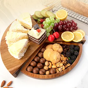 Conjunto de tábua de queijo giratória de madeira triangular personalizada com faca, bandeja para servir vinho e carne, conjunto de placas de charcutaria