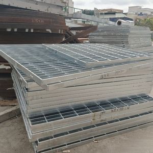 Rejilla <span class=keywords><strong>de</strong></span> Acero Inoxidable Galvanizado <span class=keywords><strong>para</strong></span> Exteriores, Resistente a la Corrosión y al Agua, <span class=keywords><strong>para</strong></span> Drenaje <span class=keywords><strong>de</strong></span> <span class=keywords><strong>Terrazas</strong></span> - Product Image 1