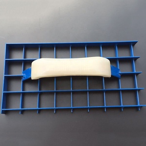 Rabot à plâtre en acier à grille dentelée pour maçonnerie et plaques de plâtre, idéal pour racler et lisser les surfaces 283x146mm - Product Image 3