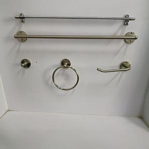 Juego de Toalleros de Acero Inoxidable, Diseño Minimalista para Montar en la Pared, Accesorios de Baño, Acabado Cromado, Material de Hierro - Product Image 1