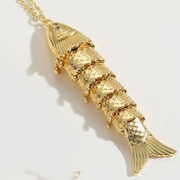 LUOYUNE Pendentif en forme de poisson plaqué or 18 carats pour femme, design vintage, élégant et tendance, breloque rétro, cadeau