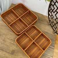 Geflochtener Korb mit Fächern aus PP-Rattan, Lebensmittelecht, Snack- und Obsttablett, Leicht zu Reinigen, Handgefertigt, Umweltfreundlich, Wasserdicht, Platzsparend, für Zuhause