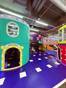 Moderno <span class=keywords><strong>y</strong></span> Colorido Equipo de Parque Infantil Interior con Pista tipo Castillo <span class=keywords><strong>y</strong></span> Brillo Espectacular para que los Niños se Diviertan en Atracciones con Pista Temática Acolchada - Product Image 5