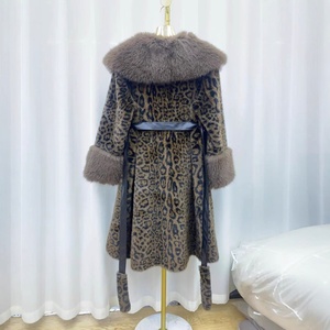 Nuovo Cappotto Invernale 2026 in Finta Pelliccia di <span class=keywords><strong>Visone</strong></span>, Stampa Leopardata, Velluto Dorato, Stile Nobile e Raffinato - Product Image 4