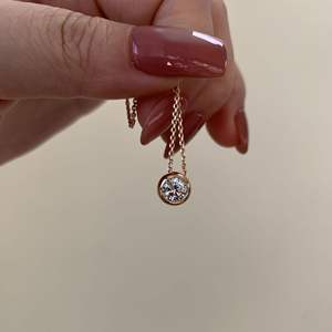 Collier pendentif exquis en argent pur S925 avec diamants floraux, petite clé, flocon de neige, charme original et tendance - Product Image 1