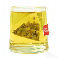 Teh Herbal dalam Kantong dengan Bunga dan Buah Kering Berbentuk Piramida dengan Tali untuk Infusi yang Praktis