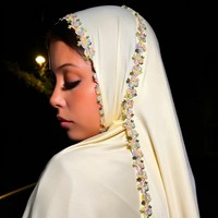 Hijab en jersey liquide de qualité supérieure avec bordure florale brodée pour femmes musulmanes, extensible, respirant, pour Ramadan et Eid