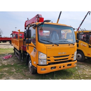 شاحنة إيسوزو KV100 4x2 مزودة برافعة 5 طن ذات ذراع مستقيم، نظام هيدروليكي من هواد، نصف قطر دوران قصير - Product Image 3