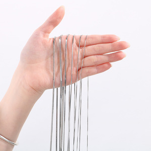 Collar <span class=keywords><strong>de</strong></span> cadena <span class=keywords><strong>de</strong></span> <span class=keywords><strong>serpiente</strong></span> <span class=keywords><strong>de</strong></span> acero inoxidable con baño <span class=keywords><strong>de</strong></span> oro <span class=keywords><strong>de</strong></span> 18K al vacío, diseño exclusivo, estilo hip hop, para mujer, que no se desvanece - Product Image 3