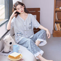 Vente en gros de nouveaux pyjamas en coton à manches courtes pour femmes, avec motif flocon de neige, rayures mignonnes et imprimés de dessins animés, ensembles décontractés pour la nuit