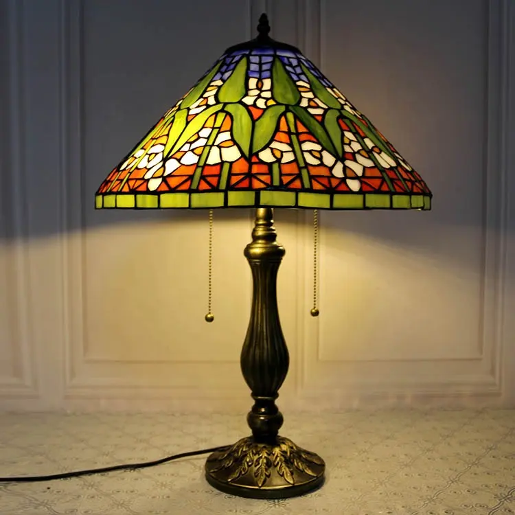 Longhuijing Vintage Tiffany Stijl Bamboe Feather Ontwerp Gebrandschilderd Glas Lampenkap Tafellampen