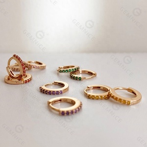 <span class=keywords><strong>Pendientes</strong></span> Huggies Gemnel Personalizados de Plata 925 y Oro de 18k con Piedra de Nacimiento de Enero a Diciembre, Circonita Cúbica y Rubí - Product Image 6