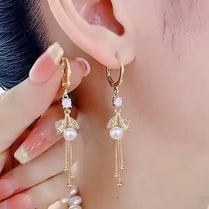 Pendientes de Aro con Forma de Hoja y Diamantes de Imitación, con Bola Roja Intensa, Cadena Chapada en Oro de 14K para Mujer, Borlas Fluidas para Fiesta - Product Image 6