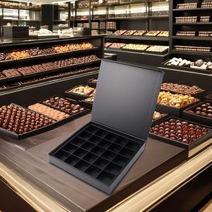 Boîte cadeau magnétique en papier noir personnalisée Crown Win avec doublure en papier chocolat, logo imprimé, estampage à chaud noir, papier d'art gaufré, stockage alimentaire - Product Image 1