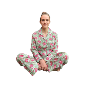 Ensemble de vêtements de nuit pour femmes imprimés, longueur intégrale - Product Image 1