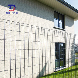 รั้วสไตล์ยุโรปพร้อมตาข่ายเชื่อมแบบหยักเคลือบพีวีซีสำหรับสวนและขอบเขตวิลล่า - Product Image 1