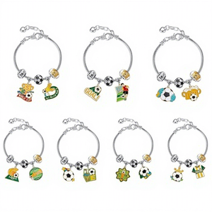 HS0108 Bracelets à thème football très tendance Europe-Amérique, bracelets football effet goutte d'<span class=keywords><strong>huile</strong></span>, bijoux en argent uniques et à la mode pour femmes - Product Image 1