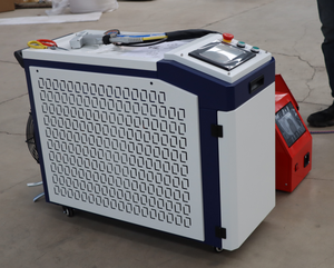 เครื่องเชื่อมเลเซอร์แบบมือถือ 1500w สำหรับงานโลหะ 4in1 ระบบระบายความร้อนด้วยน้ำ สำหรับอุตสาหกรรมก่อสร้าง เลเซอร์ 1000w 2000w ลดราคาพิเศษ - Product Image 1