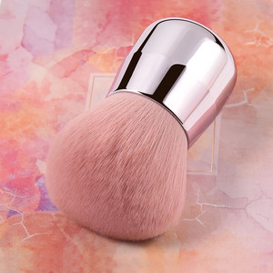 Pinceau à poudre en fibres artificielles à tête champignon avec manche en plastique pour l'application <span class=keywords><strong>de</strong></span> <span class=keywords><strong>fond</strong></span> <span class=keywords><strong>de</strong></span> <span class=keywords><strong>teint</strong></span>, <span class=keywords><strong>de</strong></span> fard à joues et <span class=keywords><strong>de</strong></span> poudre fixante sur le visage - Product Image 1