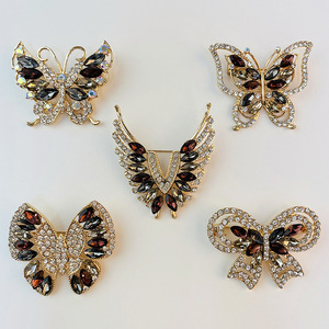 Colorful Crystal Rhinestone Flower Brooch <b>Pin</b> Gold Plated Alloy Women's Fashion Jewelry Accessory - Product Image 5