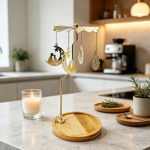 Nuevo Candelabro Giratorio, Portavelas Creativo de Lujo para Velas Aromáticas, Candelabro Giratorio Tipo Carrusel con Bandeja de Madera - Product Image 4